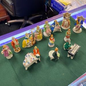 Vintage mini Japanese porcelain musical set of 16
